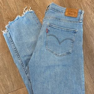 Levi’s 724 High Rise Straight denim jeans